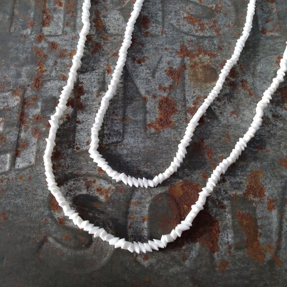 Vintage Milk Glass Necklaces 2 Strands White Penne Seed Beads Pointed Cylinders - Picture 4 of 7